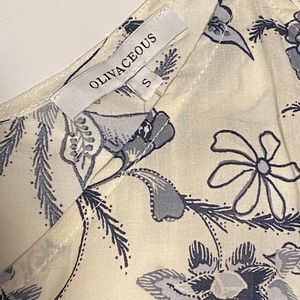 NWT Olviaceous white/blue floral tank top-small